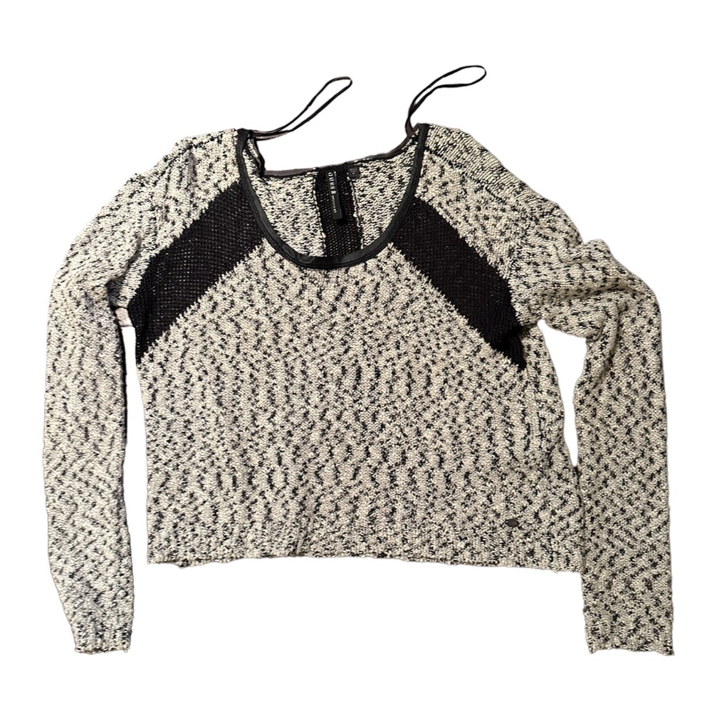 GUESS Sweater